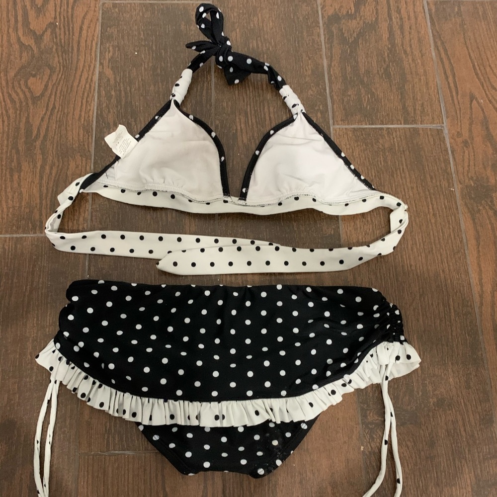 Bikini - Picture 2 of 2